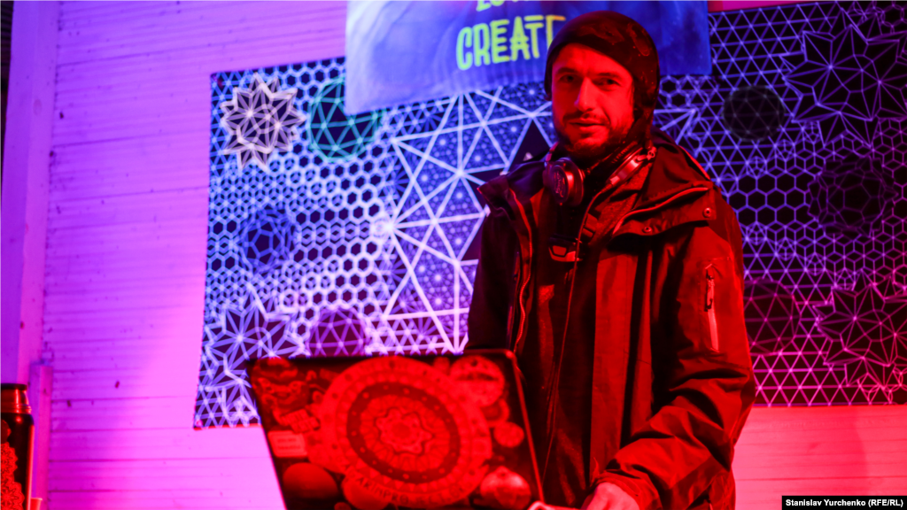 Психоделическая сцена Koktebel Imaginarium Residence, где диджеи играли до самого рассвета 