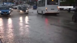 Ливень в Симферополе (видео) Ливень в Симферополе (видео)