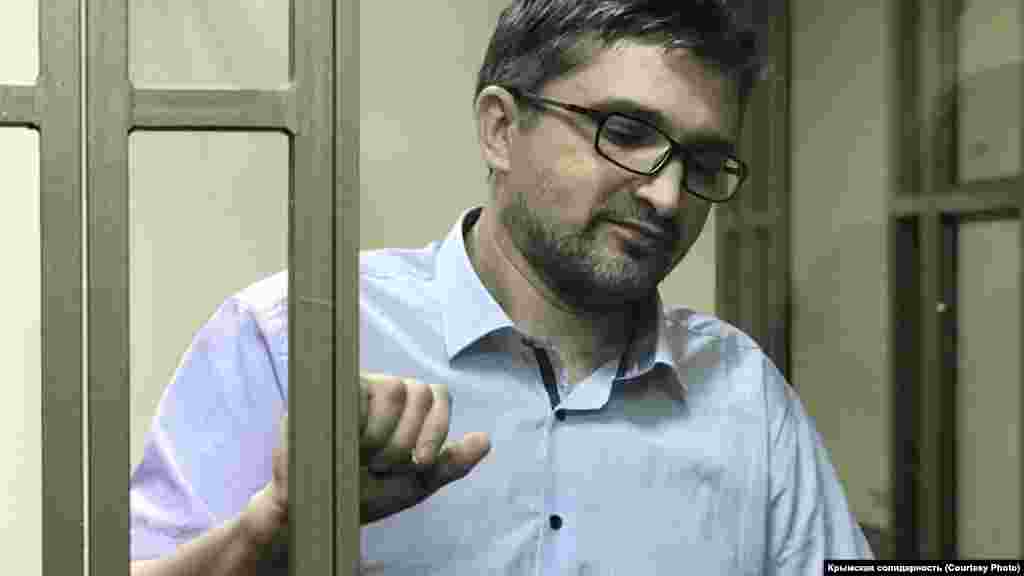 «Ни у кого нет никакого права сегодня говорить на мой народ: «террористы, экстремисты», потому что это также ложь. И наши дети, дети всех крымских политзаключенных, будут знать, что их отцы не предатели своей культуры, своей основы, своей религии!» – сказал он, завершая свою речь. На следующий день Южный окружной военный суд в российском Ростове-на-Дону приговорил Наримана Мемедеминова к 2 годам и 6 месяцам колонии