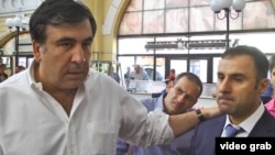 Ґіорґі Лорткіпанідзе (п) і Міхеїл Саакашвілі (л), архівне фото