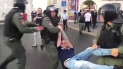 Задержания участников митинга и шествия против пенсионной реформы в Казани Задержания участников митинга и шествия против пенсионной реформы в Казани