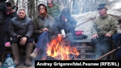 "Чай, кофе, подежурим": быт палаточного лагеря имени Рустама Минниханова