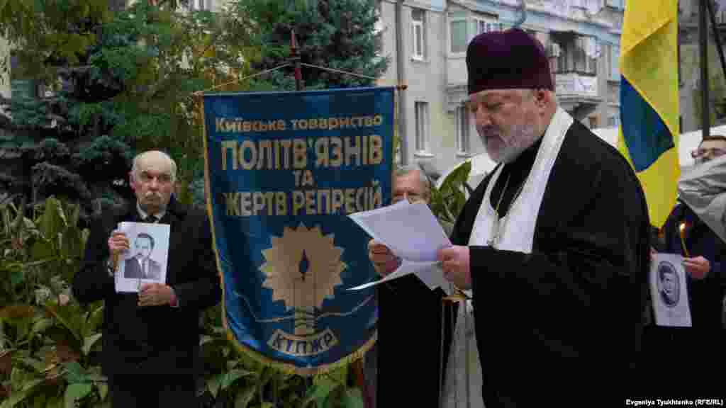 Єпископ Вишгородський і подільський Володимир на акції вшанування пам'яті жертв урочища Сандармох