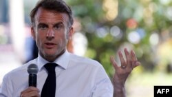 «Ми продовжуватимемо захищати право українського народу жити в мирі на своїй території і в межах своїх міжнародно визнаних кордонів», – зазначив французький президент