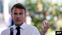 За словами Еммануеля Макрона, «справедливий і міцний мир починається з повного і безумовного припинення вогню».