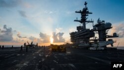 Авианосец "Карл Винсон" в Южно-Китайском море