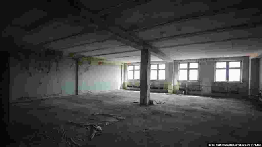 «За нашими розрахунками, він налічуватиме чотири мільйони справ, які зберігатимуться у 32 сховищах оновленого архіву. І ми хочемо, щоб всі наші відвідувачі – студенти, історики, родичі репресованих – могли вивчати їх без зайвої бюрократії», – зазначає Ігор Кулик