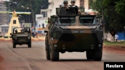 Французский патруль на улицах Банги, 6 декабря 2013 г.