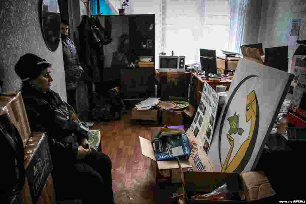 «Лигу  крымскотатарских женщин» выселяют из офиса, 26 декабря 2015 год