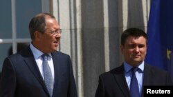 Сергій Лавров (ліворуч) і Павло Клімкін зустрілися в Німеччині й обговорили, зокрема, обмін утримуваними особами й місію ООН на Донбасі