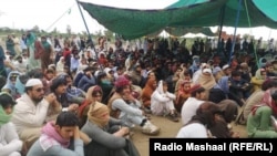 د جانيخېلو اوسېدونکي د احتجاج پر مهال. انځور - ارشیف