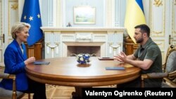 Президент України Володимир Зеленський і президент Європейської комісії Урсула фон дер Ляєн під час зустрічі в Києві, 15 вересня 2022 року