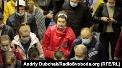 В Україні третій день поспіль фіксує рекордну кількість нових інфікованих коронавірусом