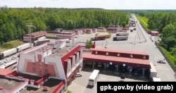 Білоруський пункт пропуску «Нова Гута». У центрі кадру – ймовірне місце обміну військовополоненими між Росією та Україною на стоянці для вантажівок