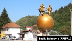 Spomenik mira u Srebrenici