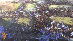 Регіонали зібрали у Донецьку кількатисячний мітинг Регіонали зібрали у Донецьку кількатисячний мітинг