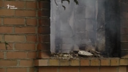 Бойовики цілеспрямовано стріляють по житлових будинках – прес-офіцер сектору «М» (відео) Бойовики цілеспрямовано стріляють по житлових будинках – прес-офіцер сектору «М» (відео)