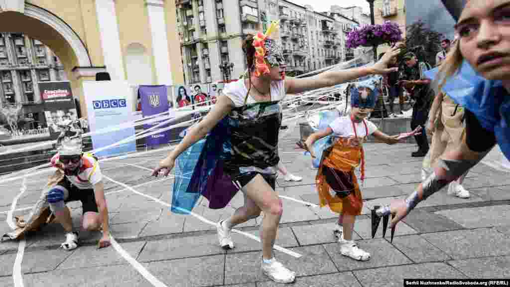 Перформанс «Attention! Торгівля людьми-2017!»