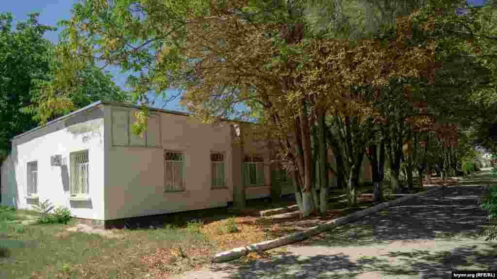 В бывшей совхозной столовой теперь функционирует «Новая жизнь» – церковь местной общины христиан веры Евангельской