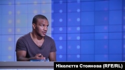 Жан Беленюк зазначив, що через таку позицію Міжнародного олімпійського комітету є різні позиції міжнародних федерацій