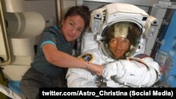 Джессіка Мейр і Крістіна Кох