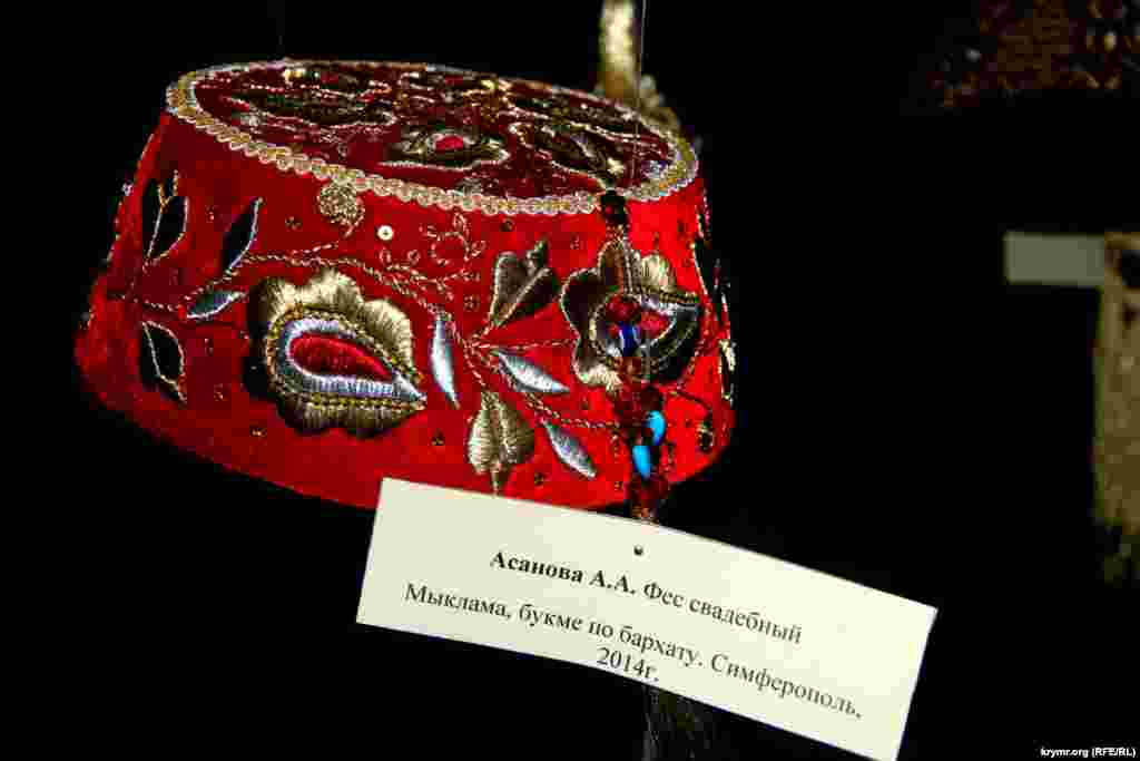 Стоить заметить что в последнее время изделия и аксессуары выполненные в народном стиле, пользуются популярностью среди крымскотатарской молодежи. 