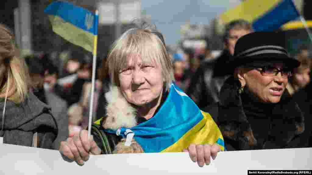 «Українські жінки хочуть бачити депутата Надію Савченко у Верховній Раді, а не за ґратами, у в'язниці російського Сибіру» – наголошували організатори