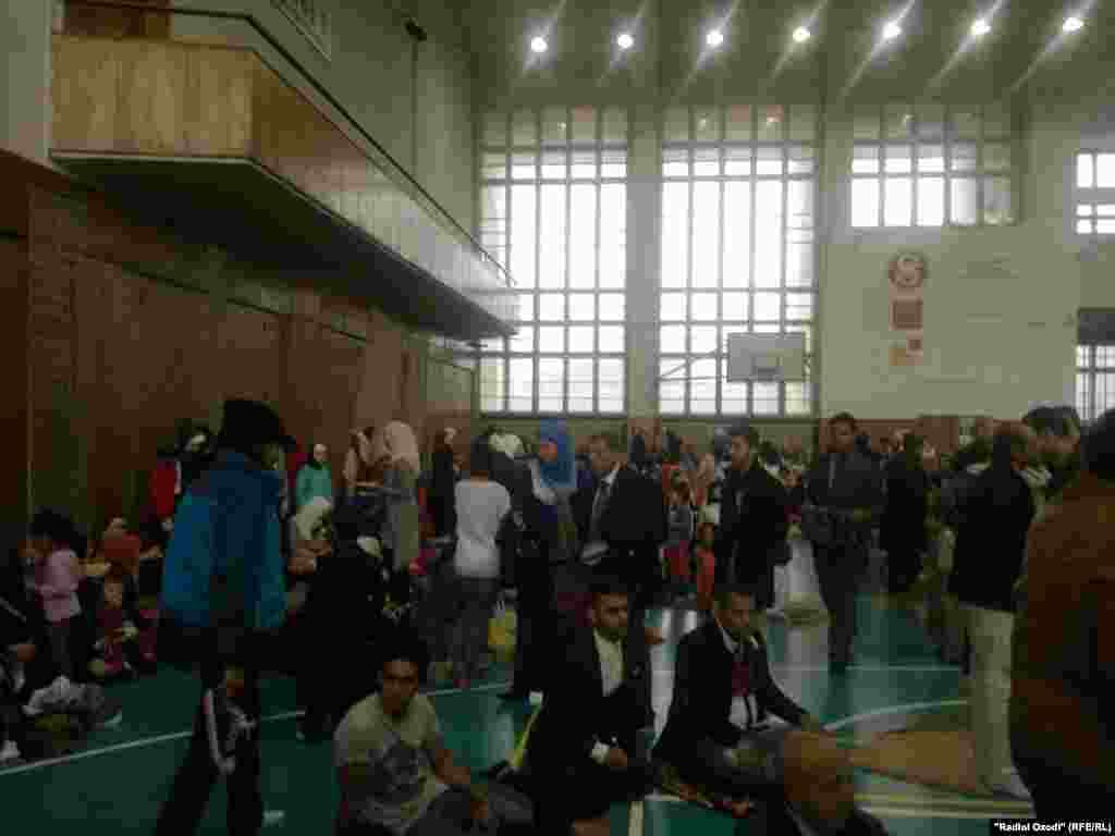 Намози ид дар варзишгоҳи "Сокол" дар Прага