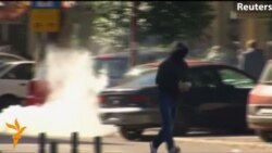 Sukobi huligana sa policijom na ulicama Podgorice Sukobi huligana sa policijom na ulicama Podgorice
