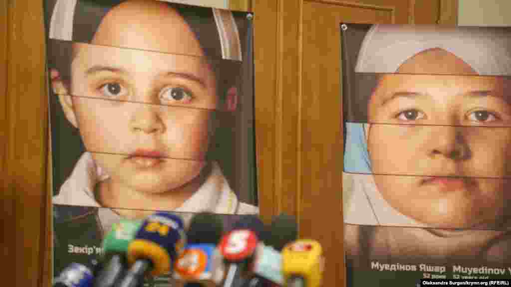 На выставке в МИД Украины были представлены фотографии девяти детей крымскотатарских активистов, которые сейчас находятся в колониях или СИЗО в соседней России. Всего в Крыму 191 ребенок остался без отца