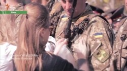 «Почула в трубку: «ми живі». Все, можна спати». Жінки, що надихають бійців (відео) «Почула в трубку: «ми живі». Все, можна спати». Жінки, що надихають бійців (відео)