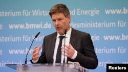 Роберт Габек наголосив, що відмова від російської нафти не означатиме автоматичного послаблення президента Росії Володимира Путіна