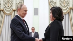 Ruski predsjednik Vladimir Putin i sjevernokorejska ministrica vanjskih poslova Choe Son Hui u Moskvi (arhivska fotografija)