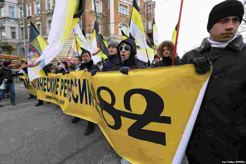 Акция за свободу "узников Болотной" и всех политзаключенных. Лозунг - "Долой политические репрессии"