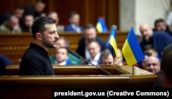 Володимир Зеленський презентує «Плaн перемоги» в Верховній Рaді, 16 жовтня 2024 року