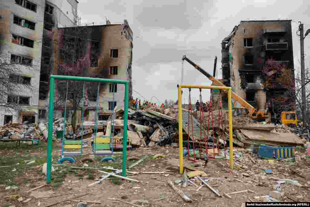 Дитячий майданчик у Бородянці