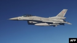 Истребитель F16, иллюстративное фото