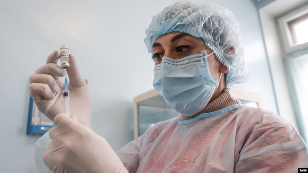 Подготовка к использованию первого компонента вакцины 