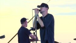 Cоліст «Бумбокс» присвятив пісню Сенцову – відео Cоліст «Бумбокс» присвятив пісню Сенцову – відео