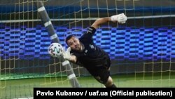 Голкіпер Георгій Бущан чотири рази витягав м'яч зі своєї сітки