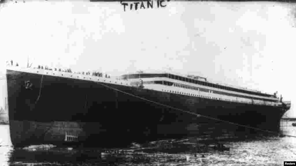 Nakon porinuća, tegljači su ga prevukli brod do škvera gdje su ugrađjeni motori i unutrašnja oprema.