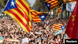 Сторонники независимости Каталонии в Барселоне, 27 октября 2017 года