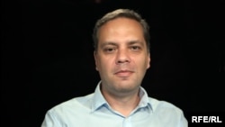 Владимир Милов