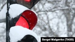 У патрульній поліції у зв’язку з цим закликали водіїв бути уважними за кермом