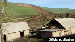 Последствия оползня в Ошской области
