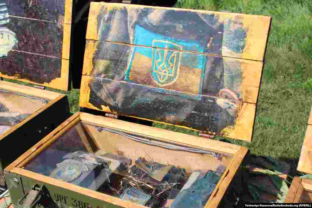 Особисті речі загиблих бійців АТО є головними експонатами виставки «Блокпост пам'яті». Її до Запоріжжя привіз волонтер Павло Нетьосов. Усі експонати зберігаються у ящиках з-під зброї. 