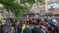 Nastavlja se blokada suda u Novom Sadu zbog pritvorenih aktivista Nastavlja se blokada suda u Novom Sadu zbog pritvorenih aktivista