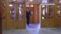 Дегтярев направляется на церемонию Дегтярев направляется на церемонию