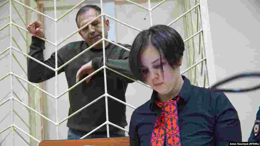 Ноябрь 2017 года. Владимир Балух на очередном заседании суда по делу о якобы хранении боеприпасов. Ранее, в августе, суд вынес по этому делу приговор: 3 года и 7 месяцев колонии общего режима и штраф в 10 тыс. рублей (около 4 тыс. грн). В результате апелляции дело отправили на повторное рассмотрение