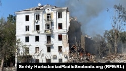 Наслідки одного з попередніх ударів по центру Краматорська, фото ілюстративне